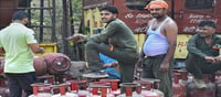 మనీ: భారీగా తగ్గిన సిలిండర్ ధరలు..?